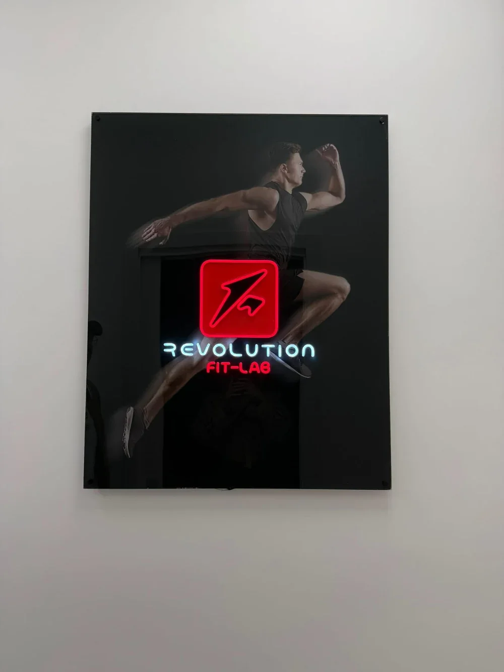 Insegna reale Revolution Fit Lab