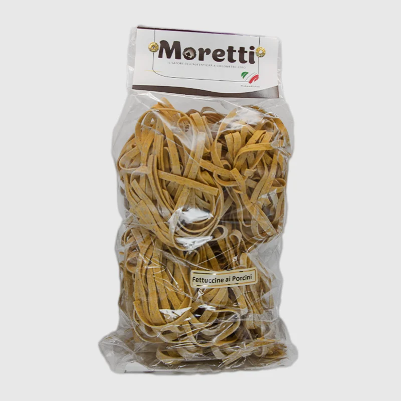 Moretti: confezione di pasta ai porcini su fondo uniforme